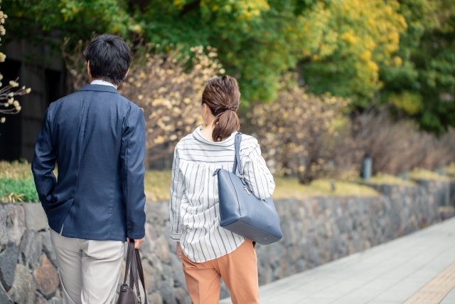 すぐに疲れる歩き方